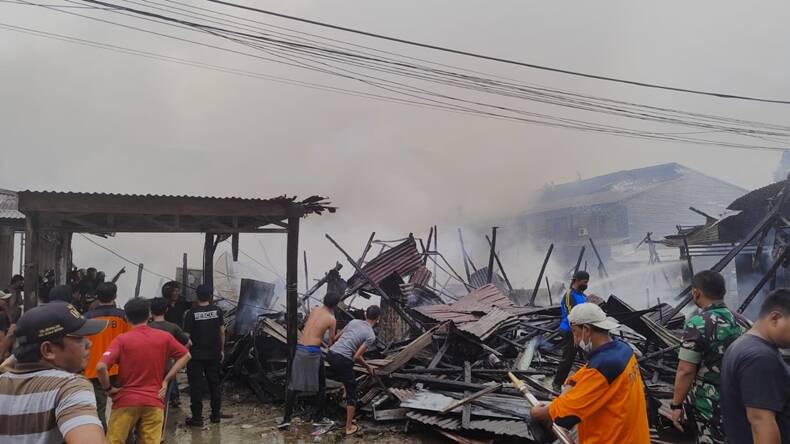 10 Rumah di Tanjab Barat Habis Dilalap Sijago Merah