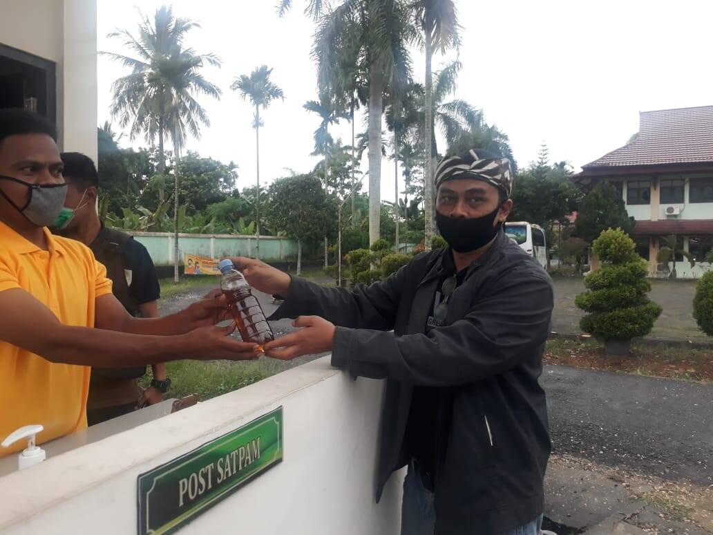 2 Jurnalis Kembali Positif Corona, Haris Kirim Lagi Ramuan Daun Sungkai