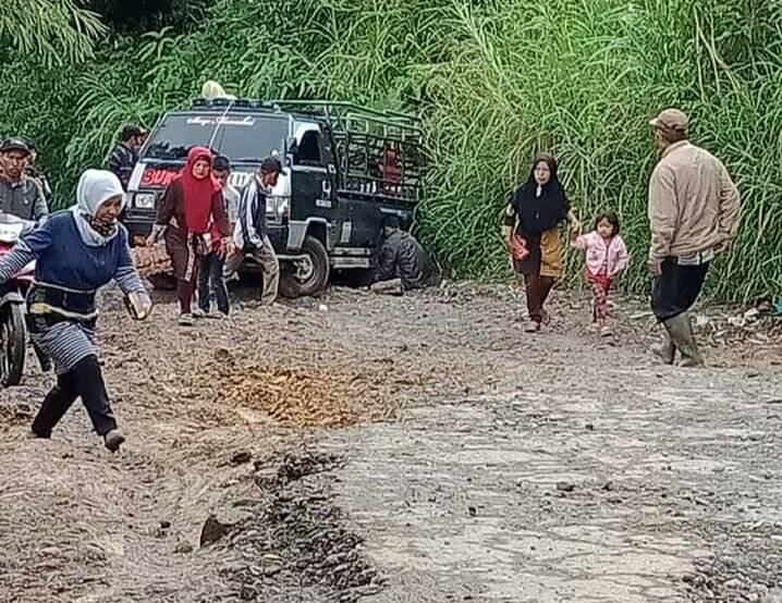 20 Tahun Jalan Masgo Kerinci Dibiarkan Rusak