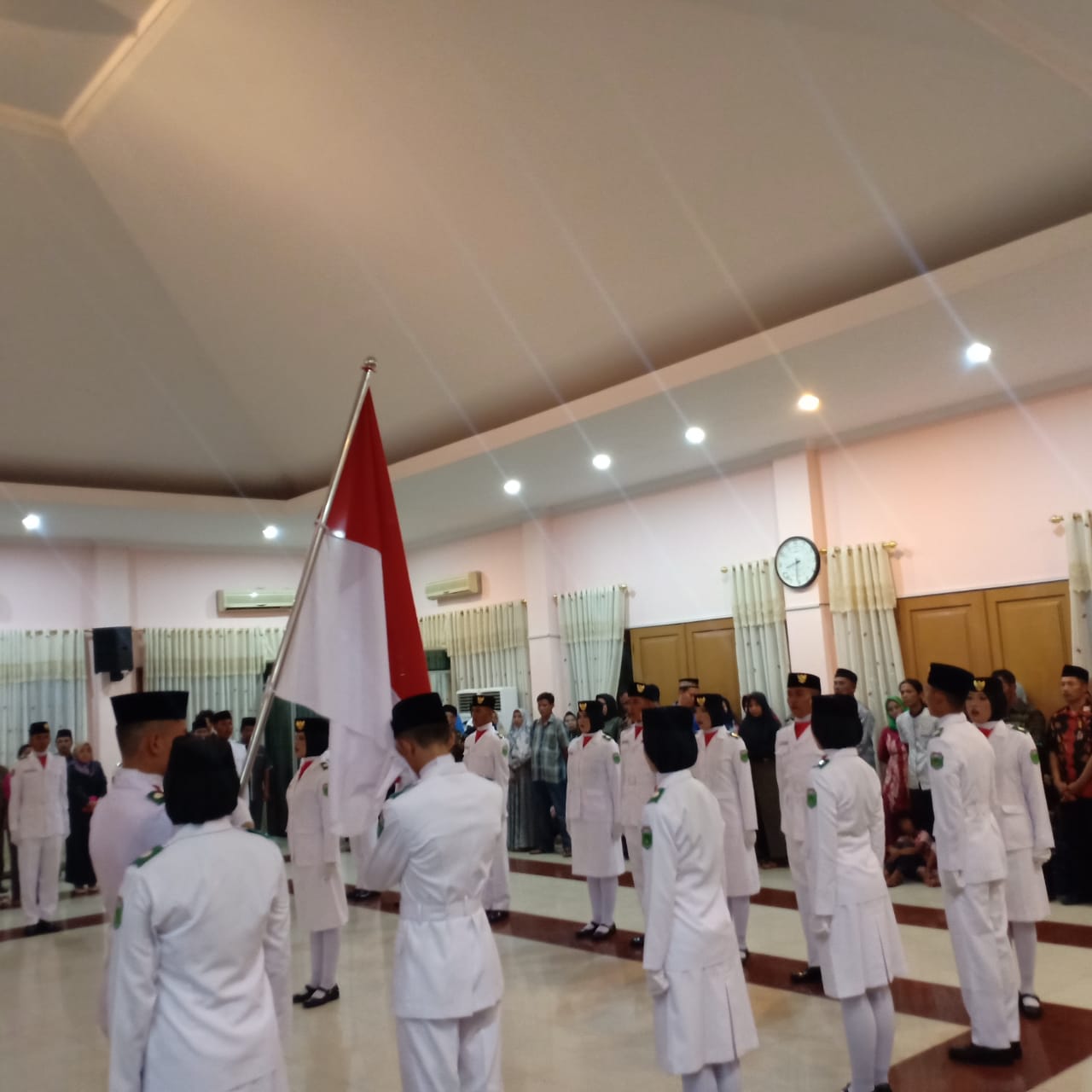 30 Anggota Paskibra Tebo Di Kukuhkan Bupati Sukandar