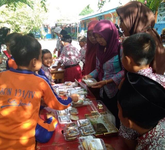 Ada Pasar di Sekolah