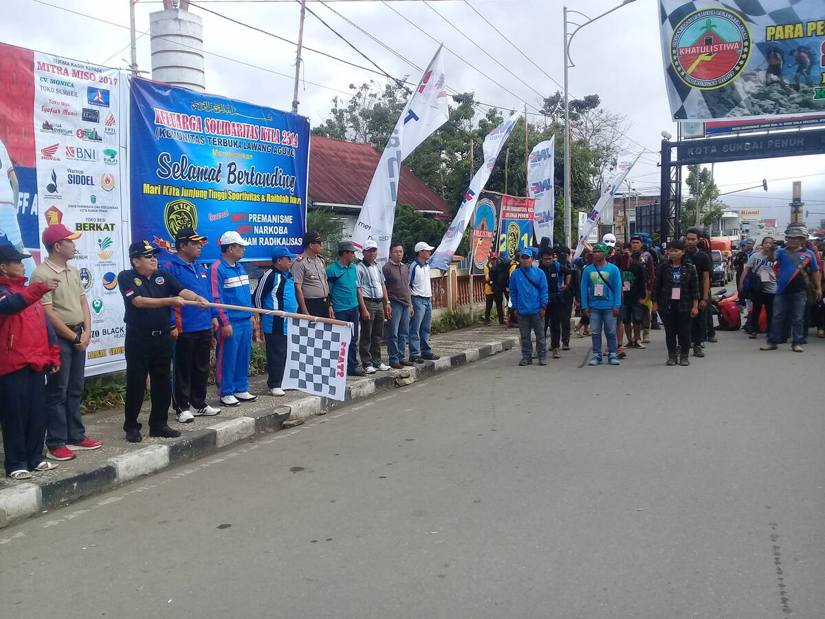 AJB Lepas Peserta Lomba Lintas Wisata Alam