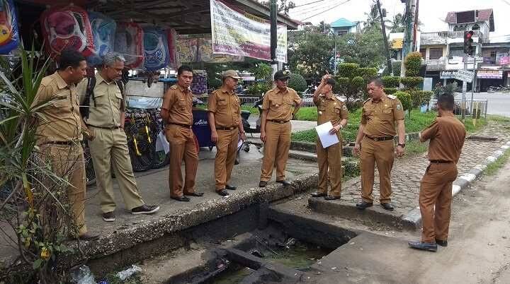 Akses Jalan Terancam, Kadis PU dan PUPR Prov Turun Kelokasi