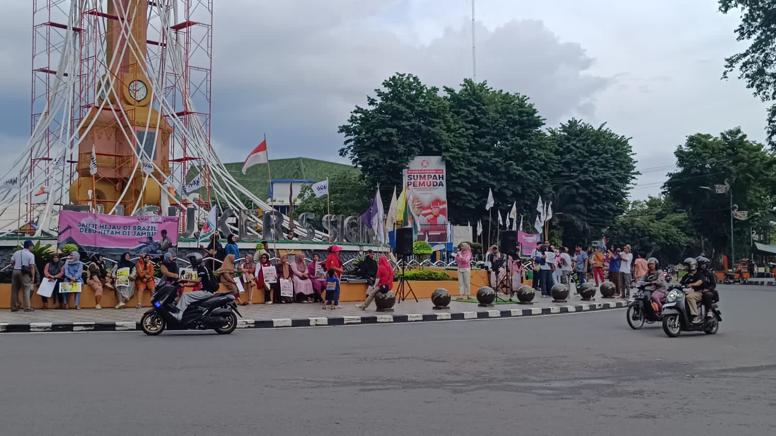 Aksi Kampanye COP 30: Ibu Bumi Berteriak, Perempuan Jambi Berbicara