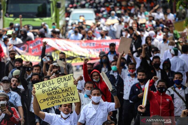 Aksi Mogok Secara Nasional Tolak UU Cipta Kerja