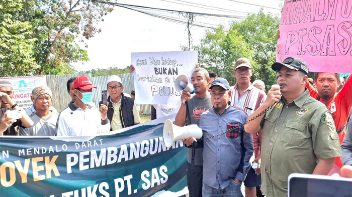 Aksi Protes Rencana Stockpile Batubara PT SAS, Ketua DPRD Kota Jambi Bela Warga