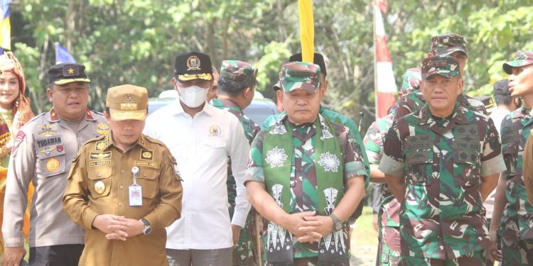 Al Haris Dampingi Kunker Kasad Dudung Abdurachman
