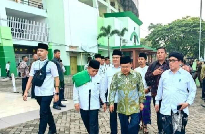 Al Haris Jalan Kaki Sejauh 5 Kilometer Bersama JK