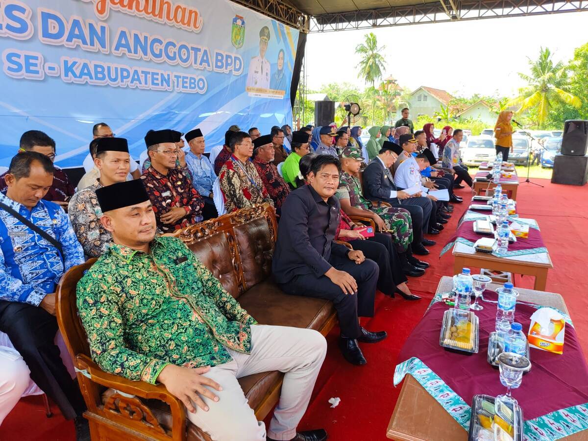 Al Mashuri dan Supeno Hadiri Pengukuhan Kades dan BPD se-Kabupaten Tebo