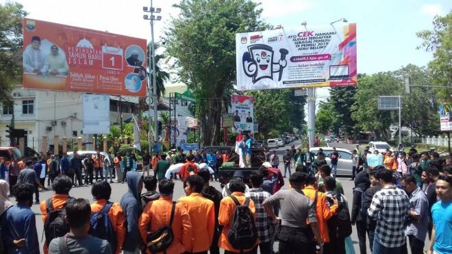 Aliansi Mahasiswa Se-Provinsi Jambi Minta Jokowi-JK Turun