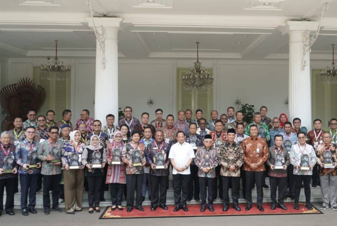 Amat Perhatikan Miskin Ekstrem dan Pekerja Rentan, Al Haris Terima Penghargaan Paritrana Award dari Wapres Ma&#8217;aruf Amin