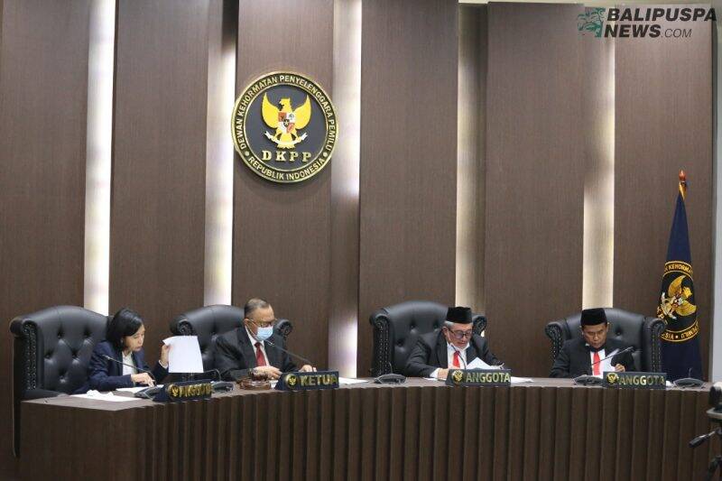 Anggota KPU Bungo Dipecat Gara-gara Janji 14 Ribu Suara