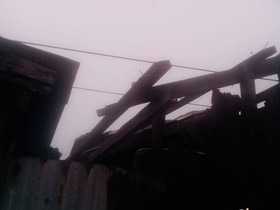 Angin Puting Beliung Porak Porandakan Rumah Warga Mendahara