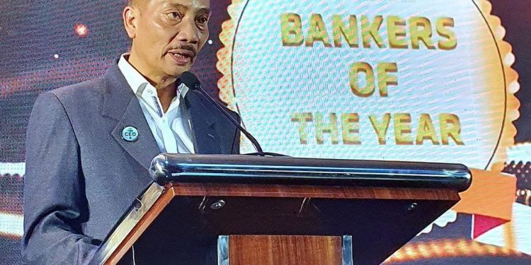 Apik Tenan! Dirut Bank Jambi Masuk Jajaran Infobank 100 CEO Of The Year 2022