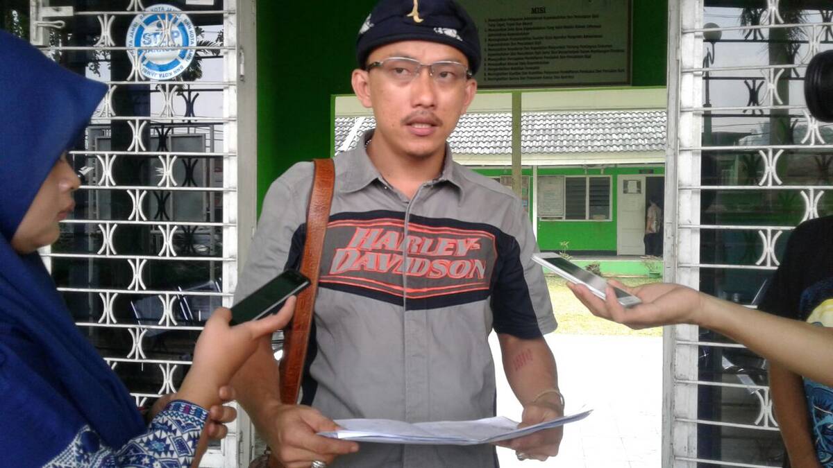 Ati Kecewa Dengan Pihak Dukcapil Kota Jambi