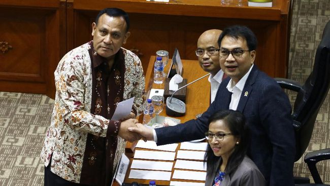 Azis Tetapkan Firli Ketua KPK, Firli Tetapkan Azis Tersangka