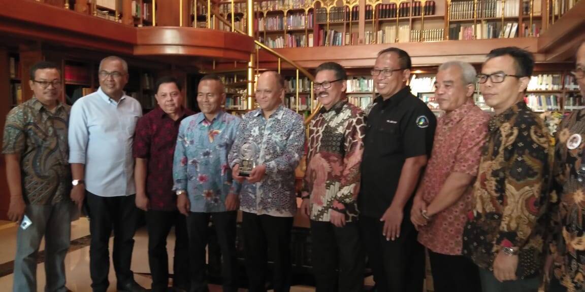 B.J Habibie Bapak Kemerdekaan Pers Indonesia