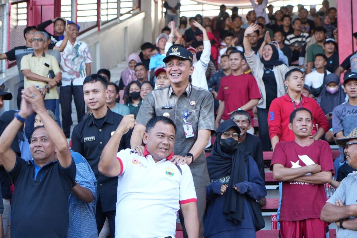 Bachyuni Deliansyah dan Budhi Hartono Sumringah Saksikan Laga Semifinal Sepak Bola