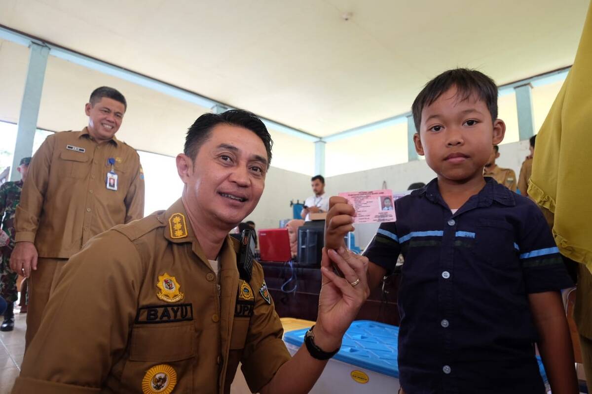 Bachyuni Deliansyah Minta Petugas Disdukcapil Fotonya yang Bagus