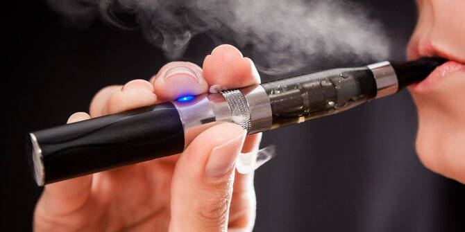Bahaya Menggunakan Rokok Elektrik