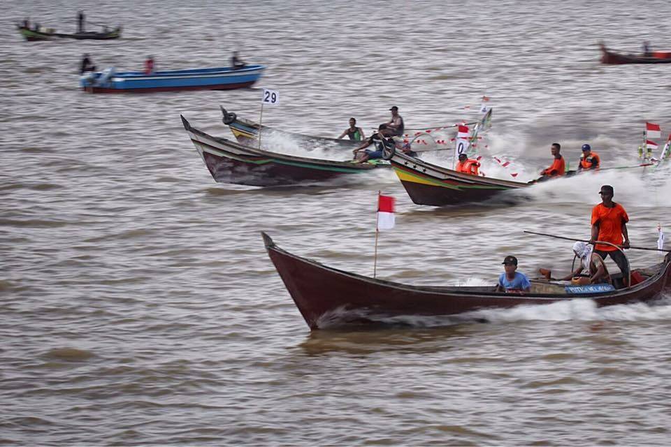 Balap Pompong Pukau Ribuan Penonton
