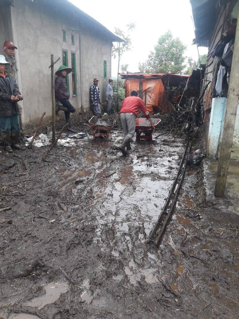 Bandang Banjiri Rumah dan Lingkungan Warga Pelompek