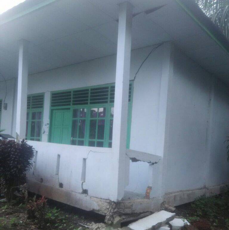 Bangunan Pustu Jati Mas Rawan Ambruk
