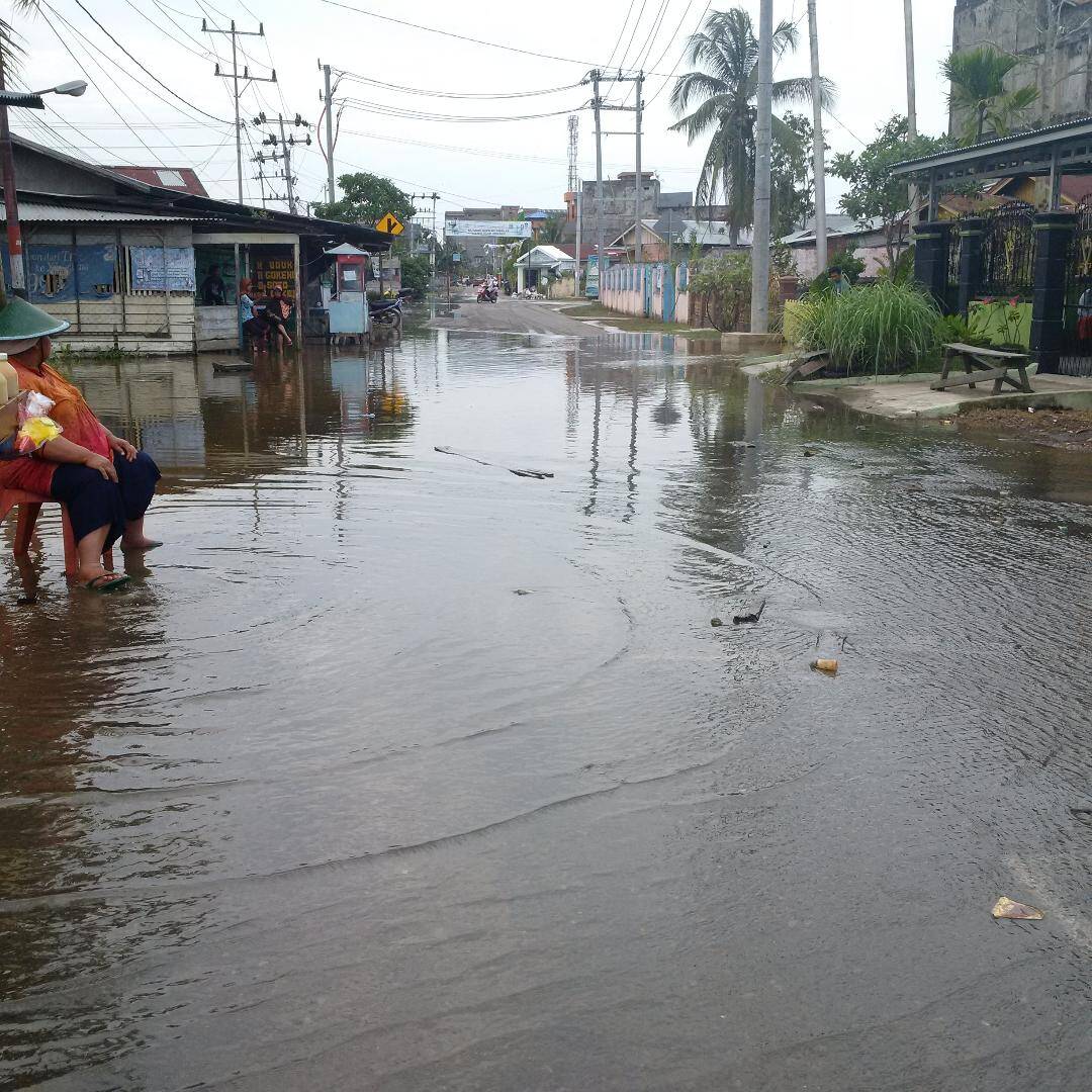 Banjir Rob “Menggila” Pasca Gerhana Bulan
