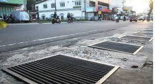 Banyak Besi Penutup Lubang Drainase Hilang