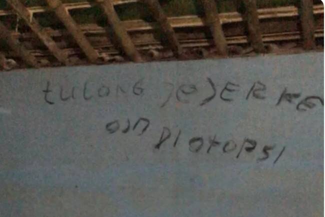 Bapak Anak Gantung Diri Berhadapan