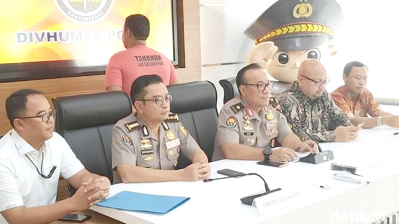 Bareskrim Tangkap Dua Buzzer Hoaks Server KPU