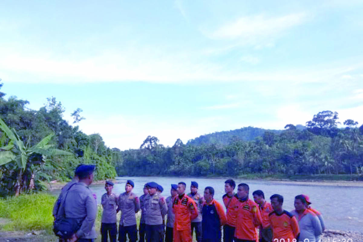 Basarnas: Penambang Emas Terjebak Dikubur Massal