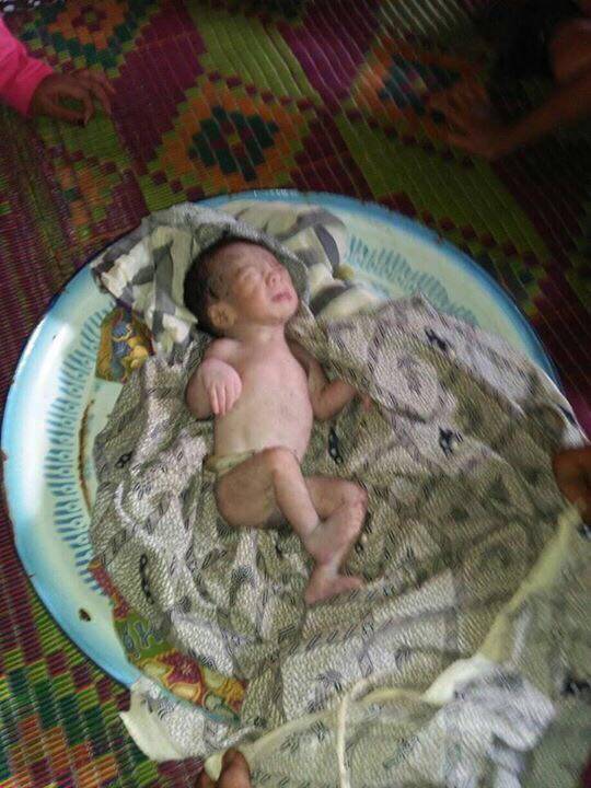 Bayi tak Berdosa Ditemukan di Teras Rumah