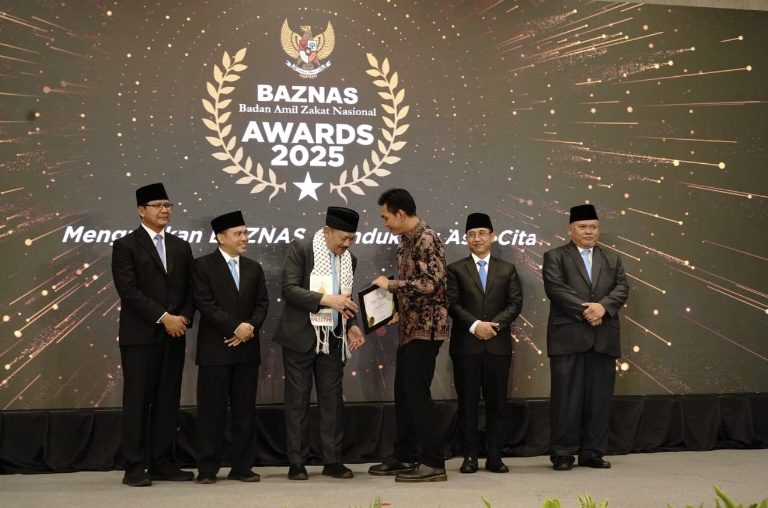 BAZNAS Indonesia Beri Fadhil Arief Penghargaan Kepala Daerah Pendukung Gerakan Zakat