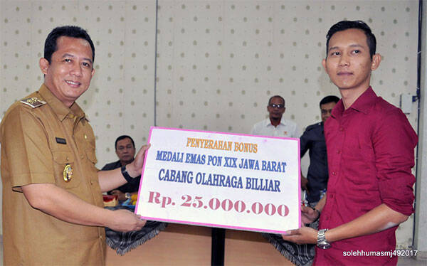BBS Serahkan Bonus Atlet