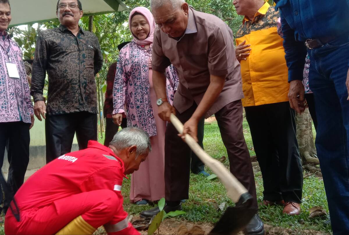 Bekas Bupati sekaligus Anggota DPR RI, Wabup Batanghari, Anggota DPRD hingga Caleg Kumpul di Hutan Kota Jambi