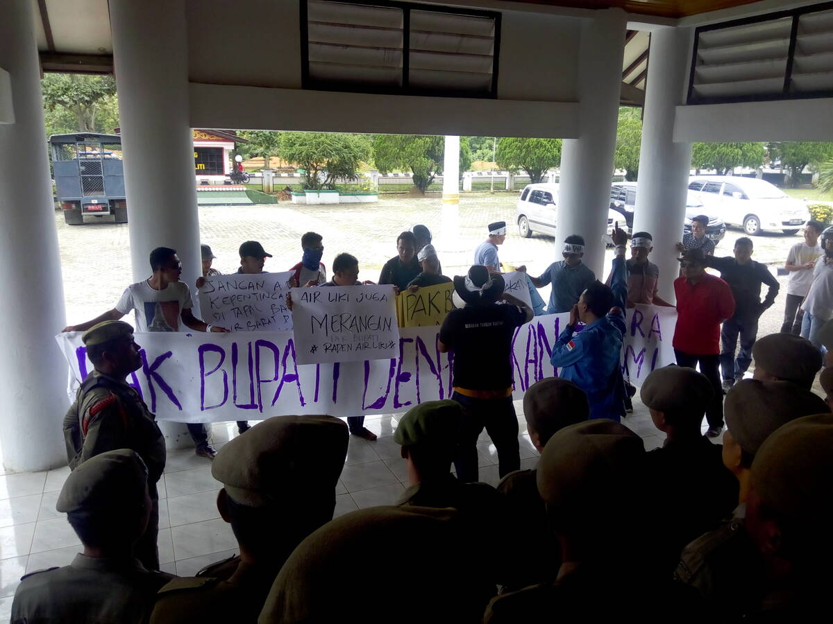 Belasan Anggota FAN-PM Demo ke DPRD Merangin