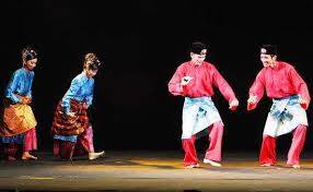 Berbalas Pantun Dorong Gairah Sastra