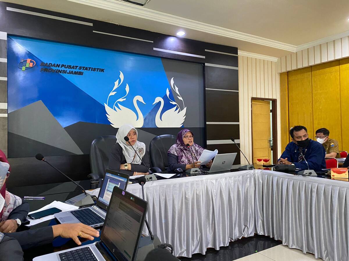 BPS Bawa Kabar Bahagia: Ekonomi Jambi Melesat, Pengangguran Turun Tajam