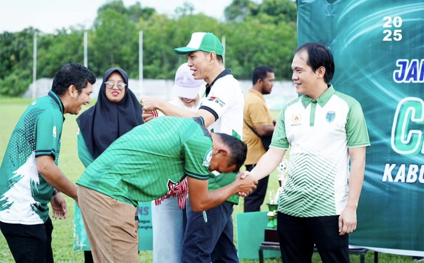 Bupati Batang Hari Tutup Langsung Turnamen Sepak Bola Liga Pelajar Se-Kabupaten 2025