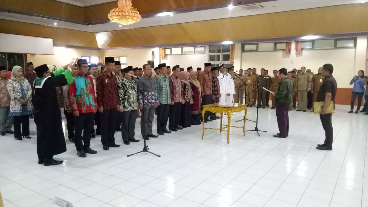 Bupati Batanghari Syahirsah Lantik 52 Pejabat Eselon II III Dan IV