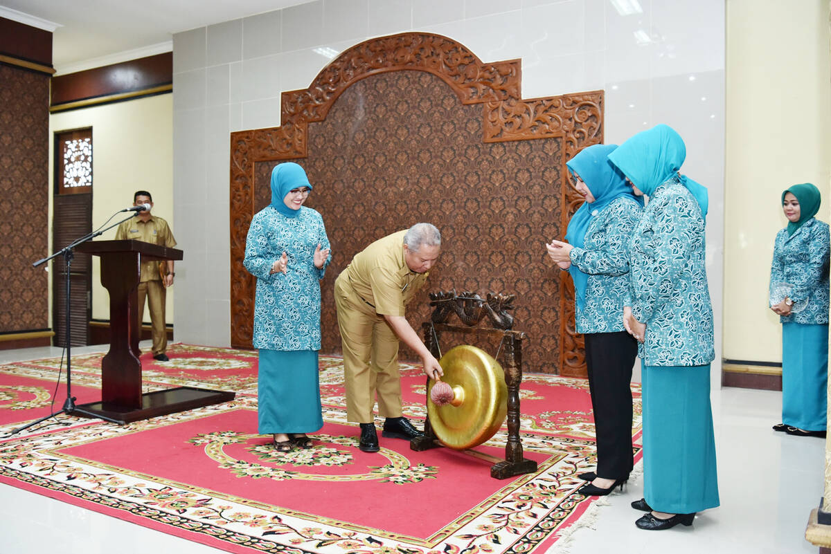 Bupati Beri Catatan “Hitam” ke Kadisdik