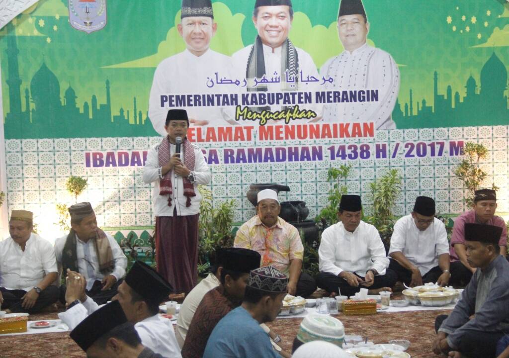 Bupati Buka Puasa Bersama, Kades, Lurah dan Camat
