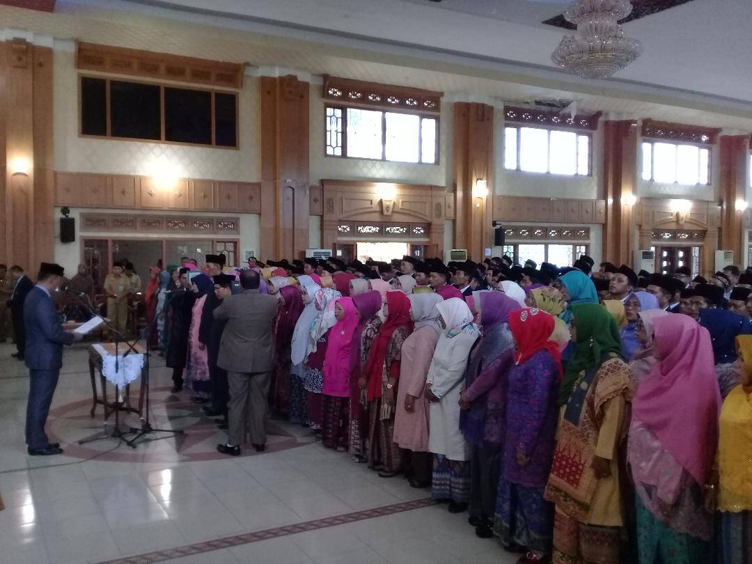 Bupati H.Sukandar Lantik 234 Kepsek dan 12 Fungsional Guru