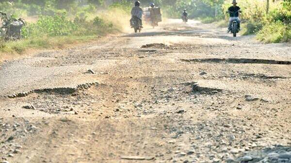 Bupati Komentari Rusaknya Jalan di Simbur Naik