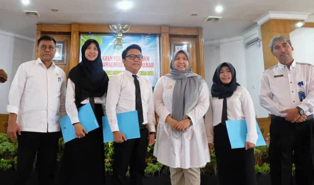 Bupati Masnah Serahkan SK CPNS ke 271 Orang Yang Lulus Tes