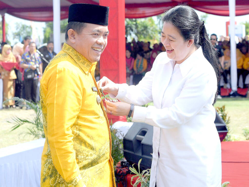 Bupati Merangin Dianugerahi Satyalencana Bidang KKBPK