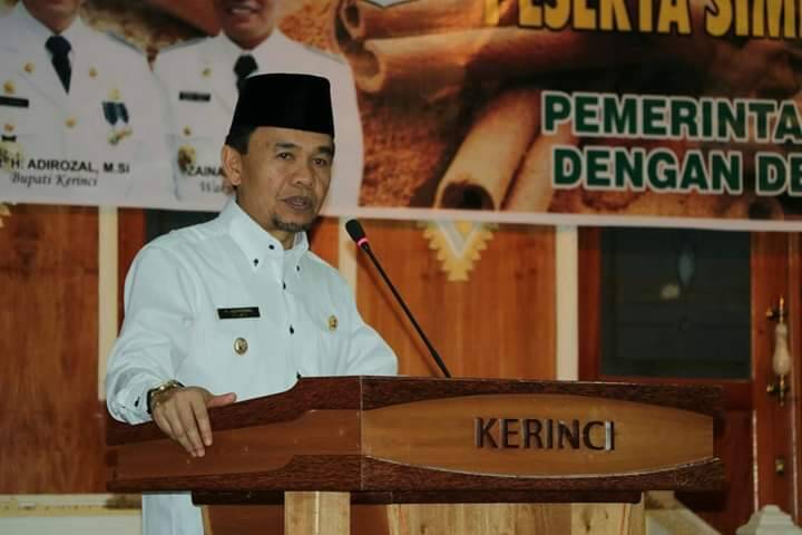 Bupati Pantau Kehadiran dan Disiplin ASN, Dari Ruang Kerjanya