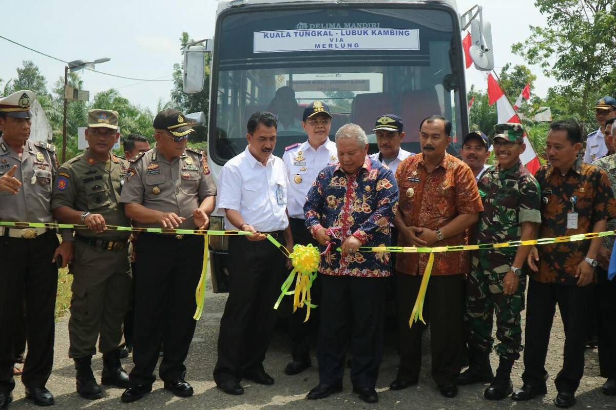 Bupati Resmikan Bus DAMRI Trayek Tungkal-Lubuk Kambing