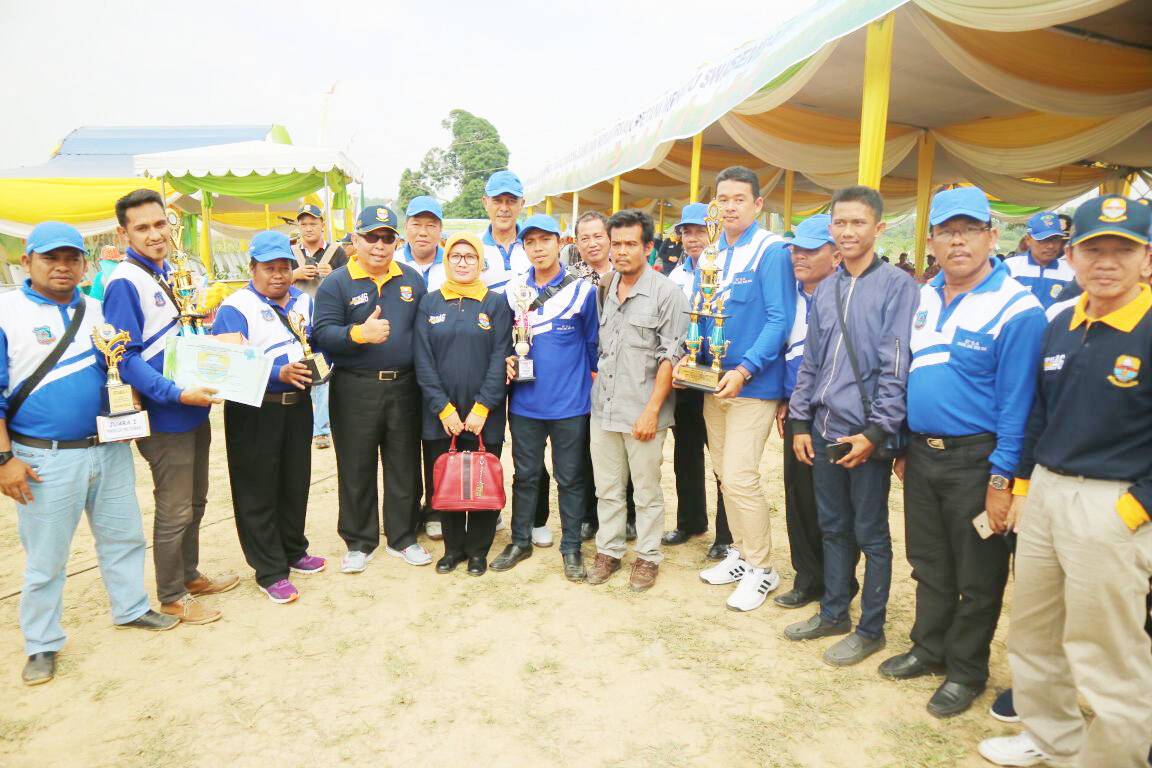Bupati Safrial Dapat Kehormatan Tanam Pohon Langka